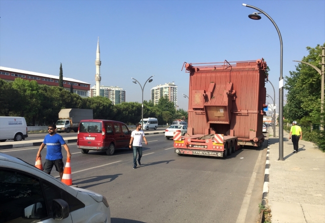 Dev buhar kazanının 400 kilometrelik yolculuğu 5 günde bitecek